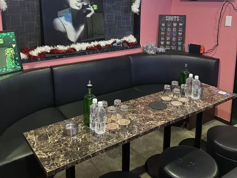 Lounge REBORNの店内写真