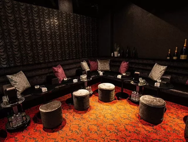 New Club ReBorNの店内写真