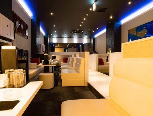 New Club ReBorNの店内写真