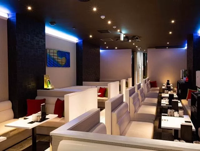 New Club ReBorNの店内写真