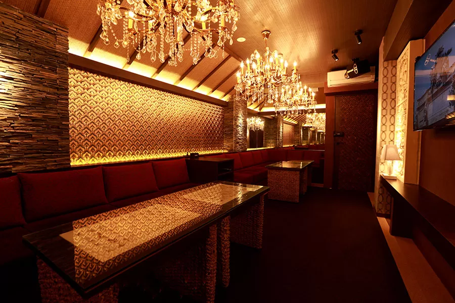 ASIAN CLUB CHU-LA 美ら 富山の店内写真