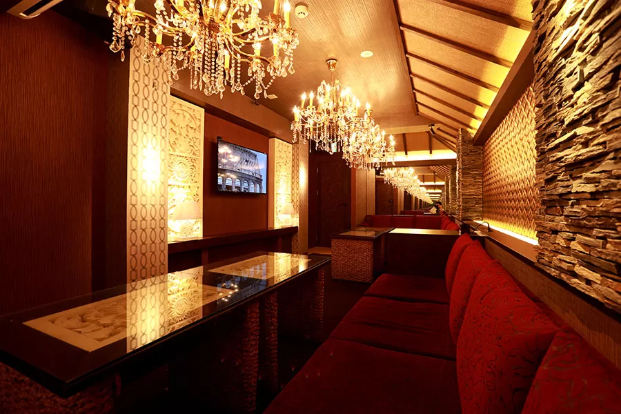 ASIAN CLUB CHU-LA 美ら 富山の店内写真