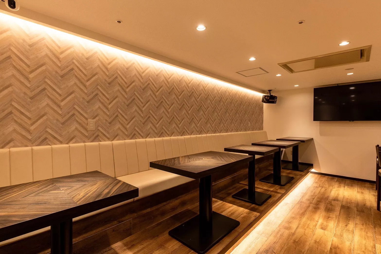 Girls Bar CATCHの店内写真