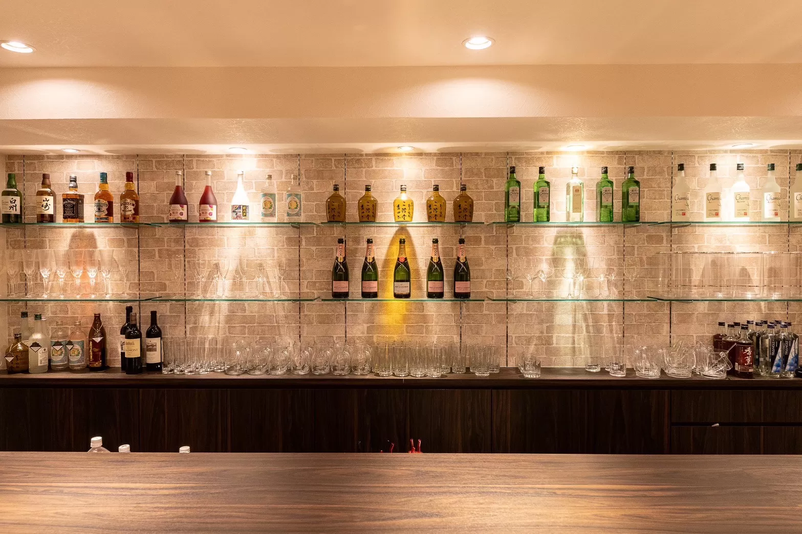 Girls Bar CATCHの店内写真