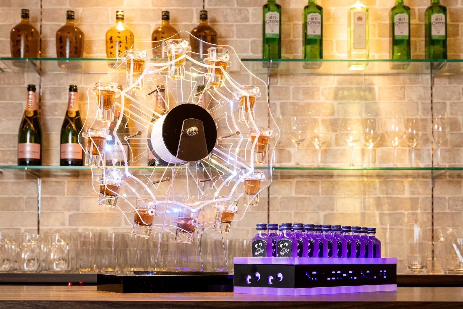 Girls Bar CATCHの店内写真