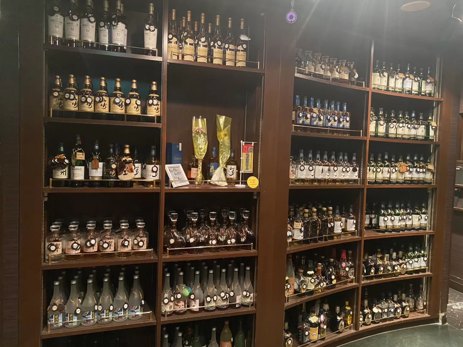 ソシアルBAR シャレードの店内写真