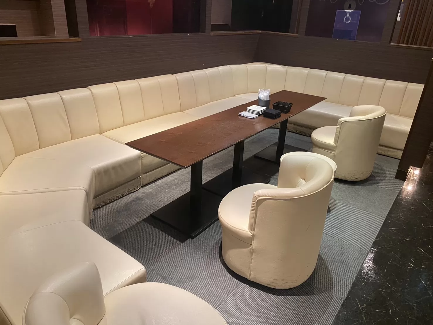 ソシアルBAR シャレードの店内写真