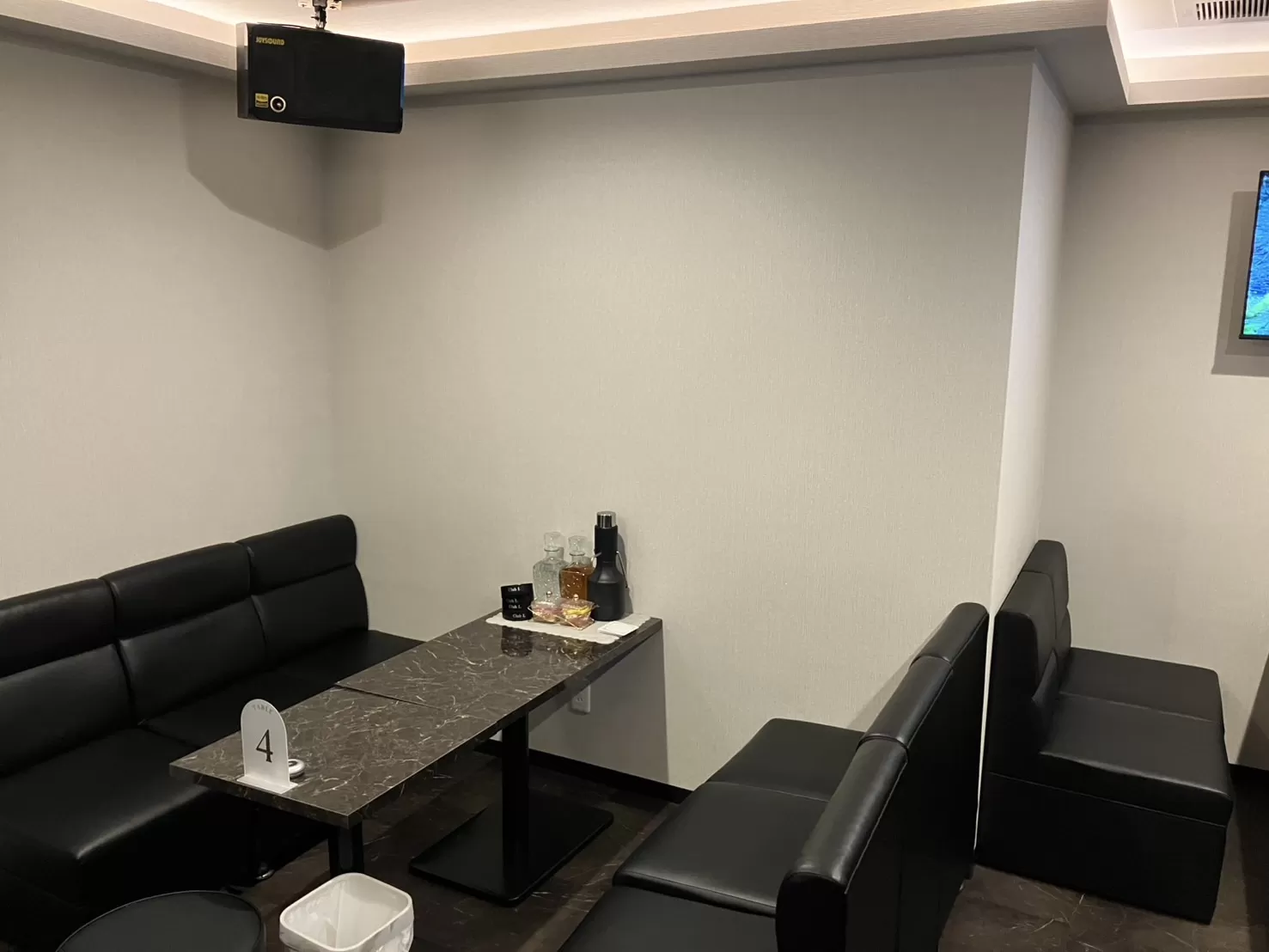 Club Lの店内写真