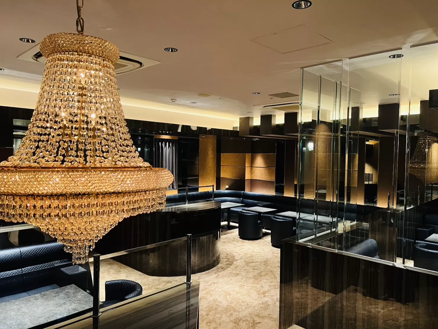 CLUB REVEの店内写真