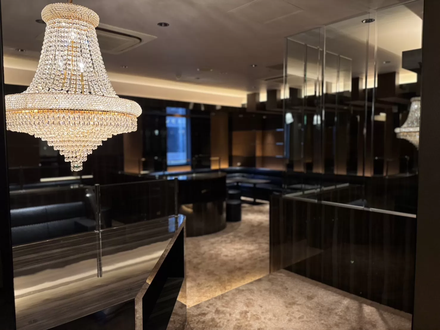 CLUB REVEの店内写真