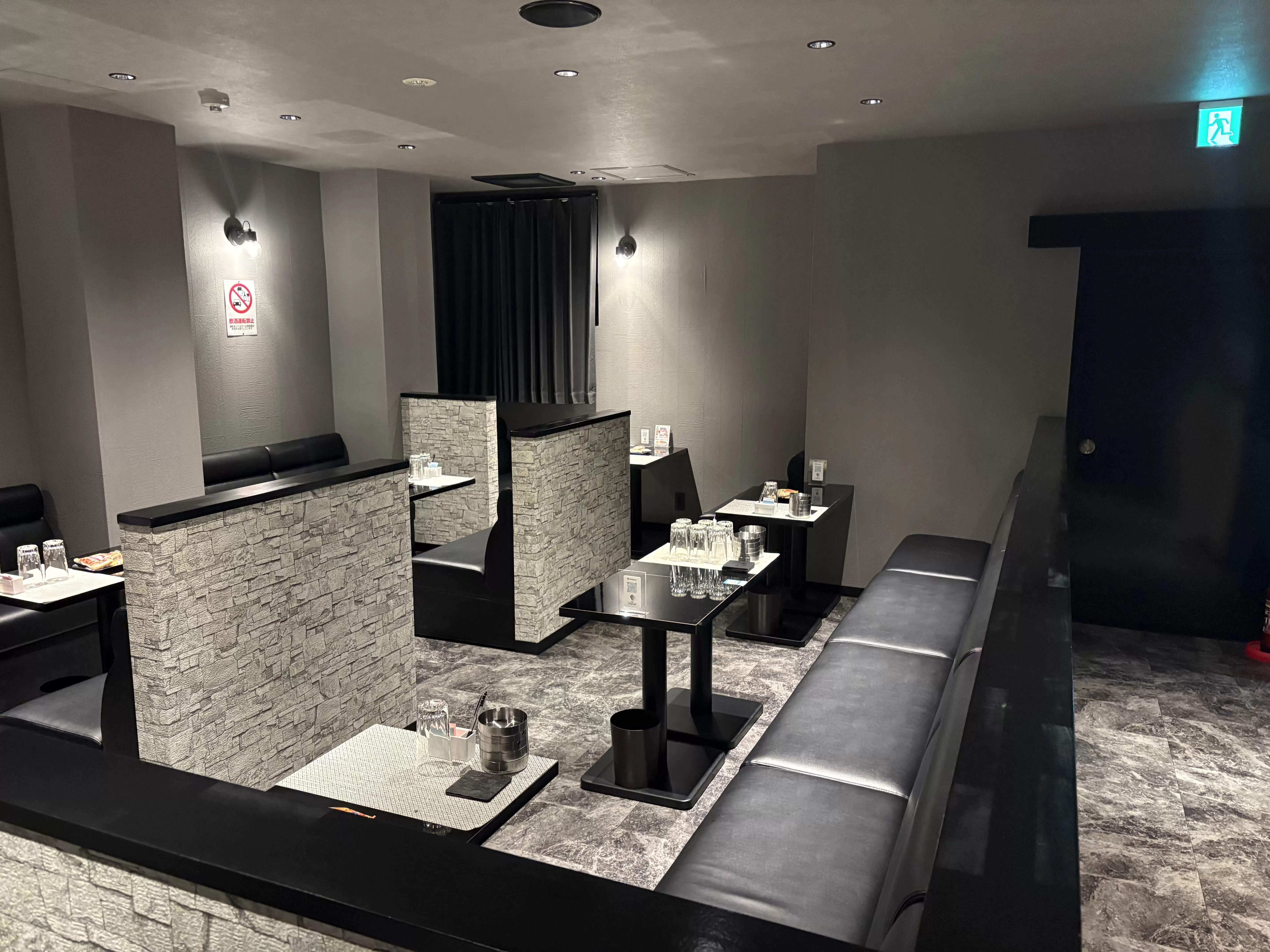 CLUB EMERALDの店内写真