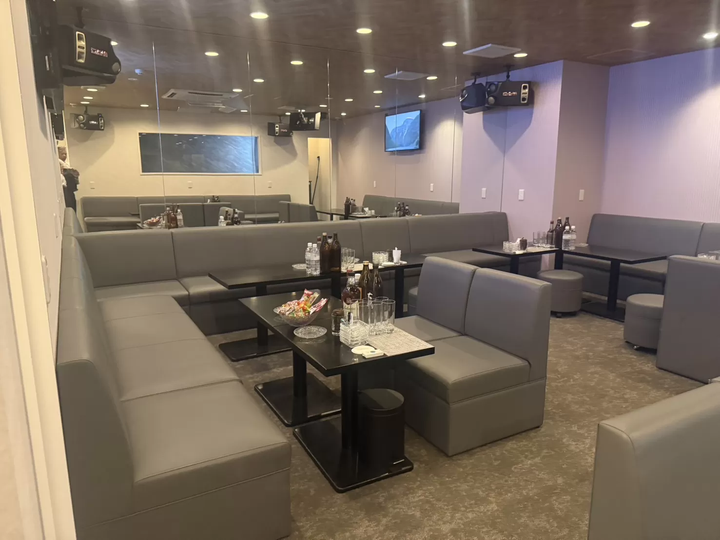 Lounge Irisの店内写真