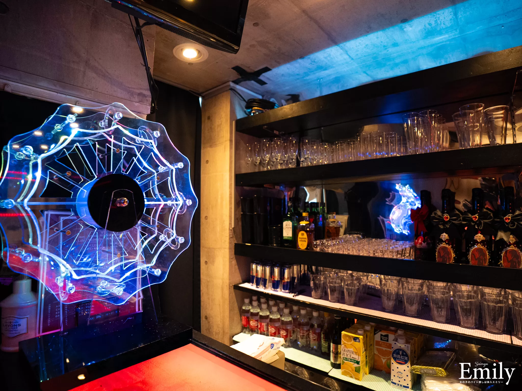 バーKIRAMEKIの店内写真