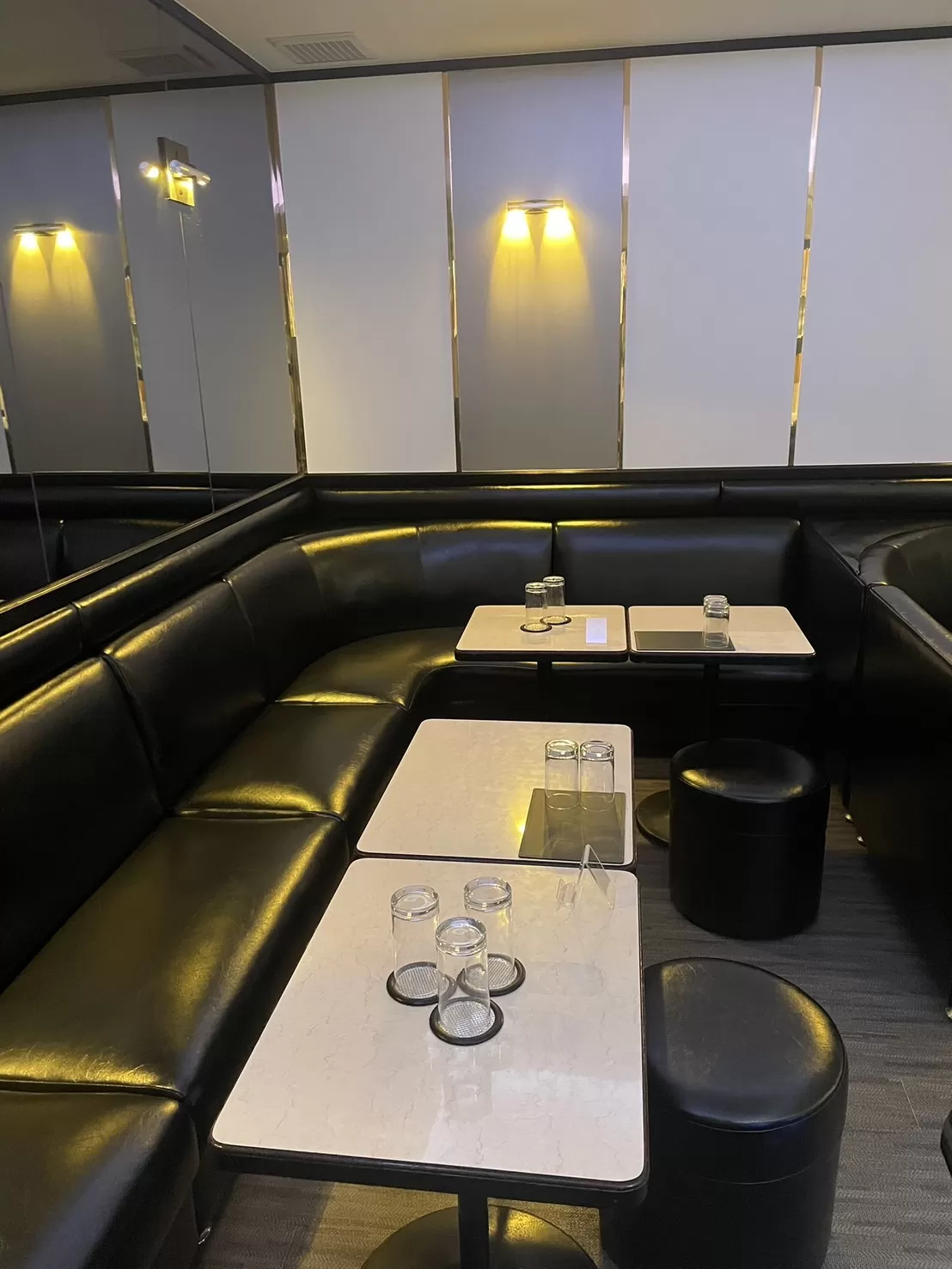 UENOCLUB MUSTACHEの店内写真