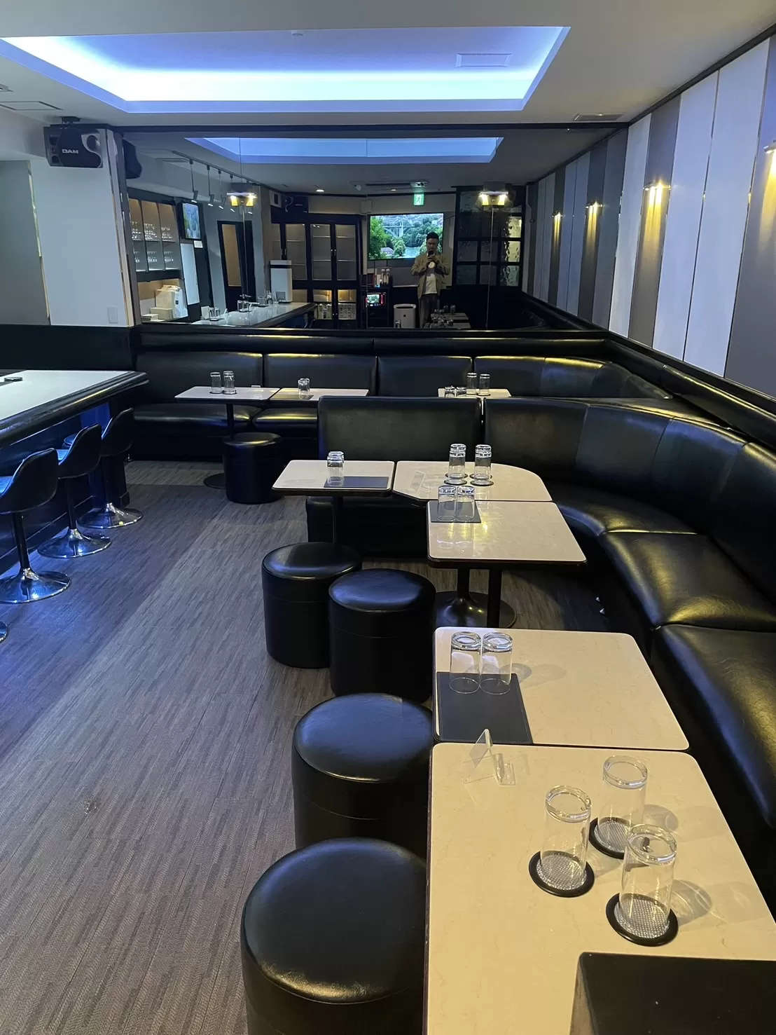 UENOCLUB MUSTACHEの店内写真