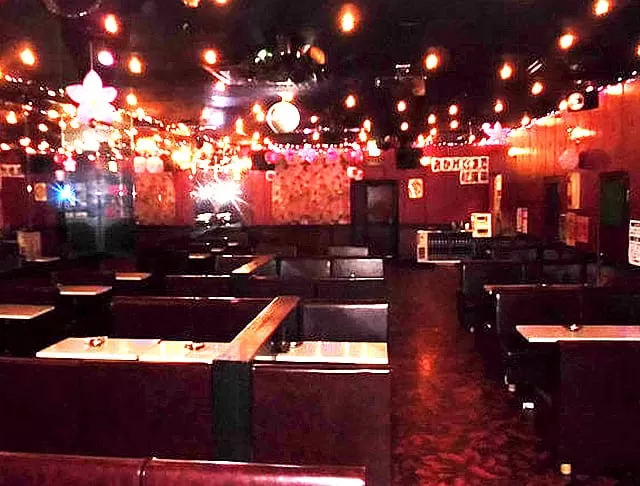 キャバレー花園金山店の店内写真