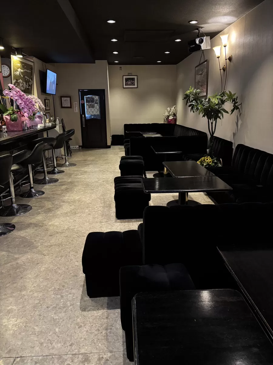 スナックまほうの花の店内写真