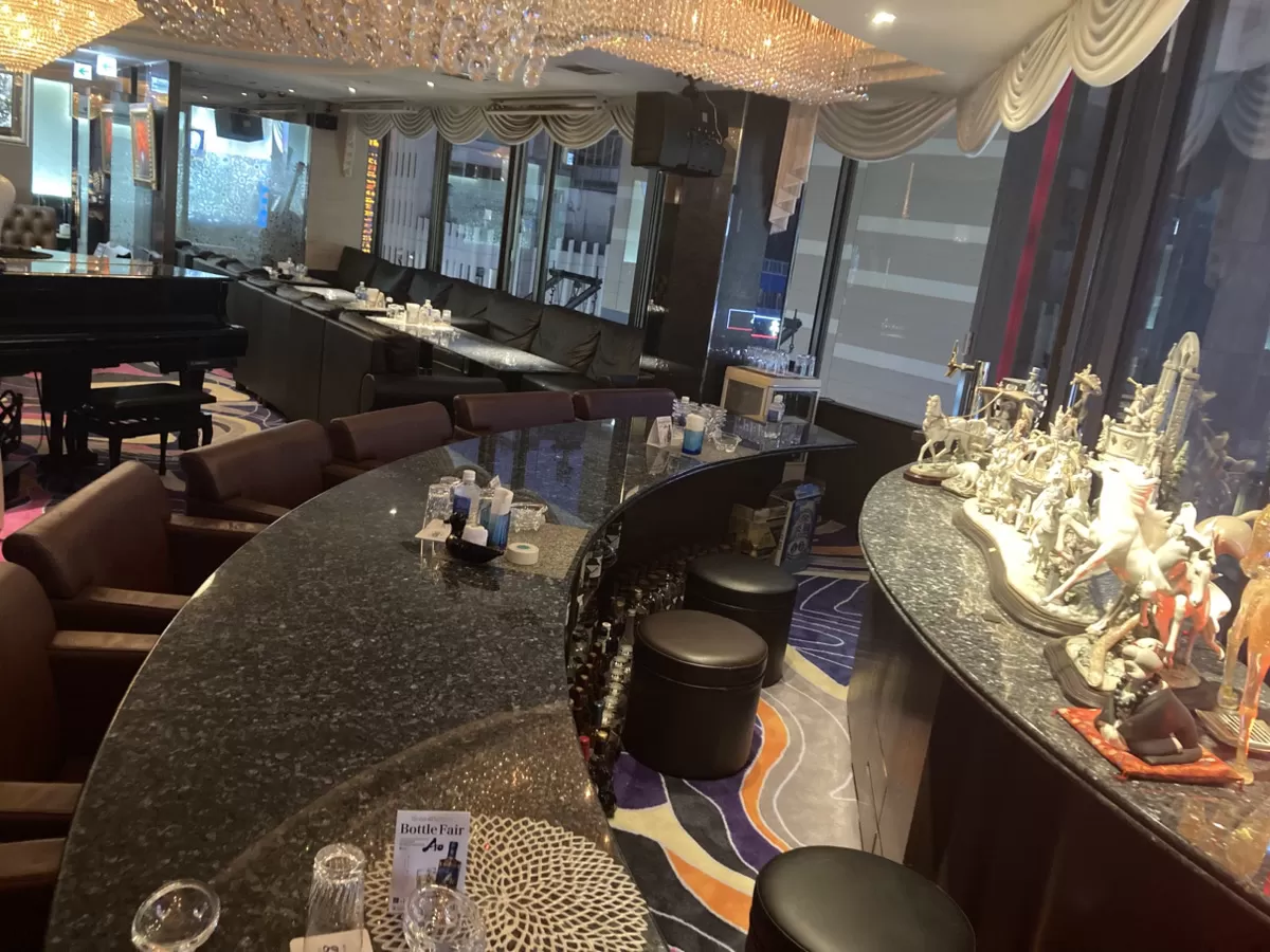 SKY LOUNGE giggiの店内写真