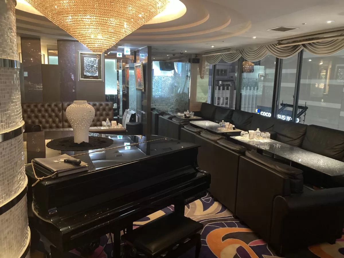 SKY LOUNGE giggiの店内写真