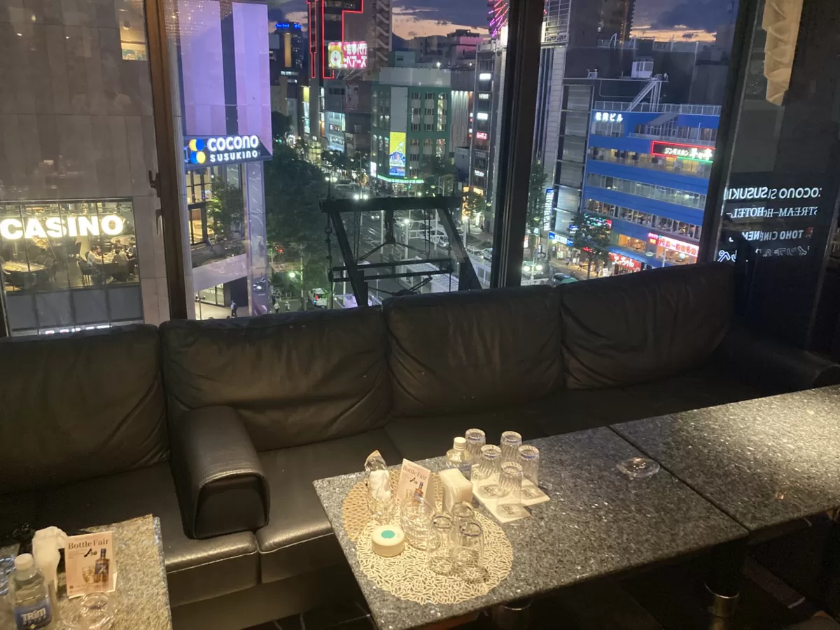 SKY LOUNGE giggiの店内写真