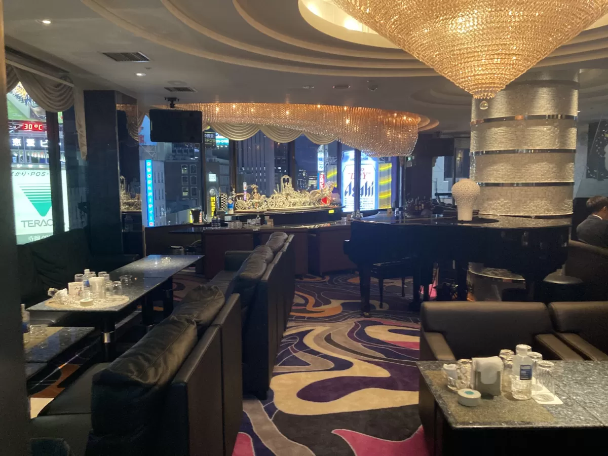 SKY LOUNGE giggiの店内写真
