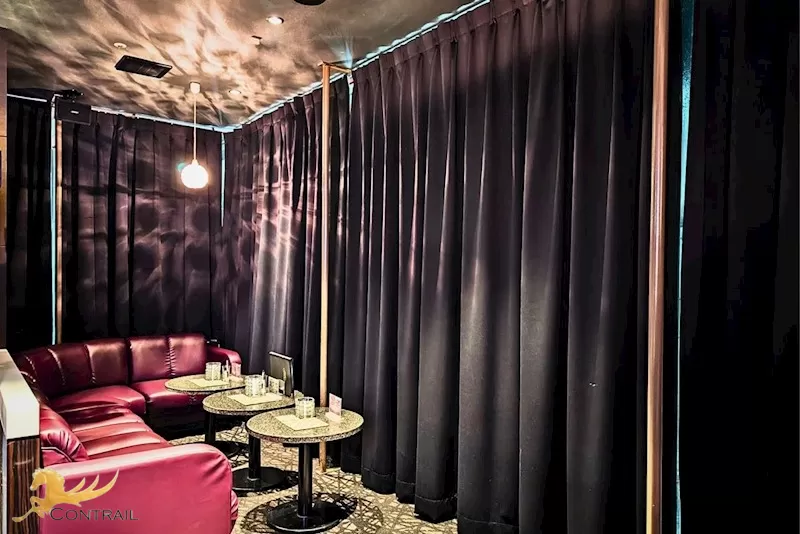 CLUB CONTRAILの店内写真