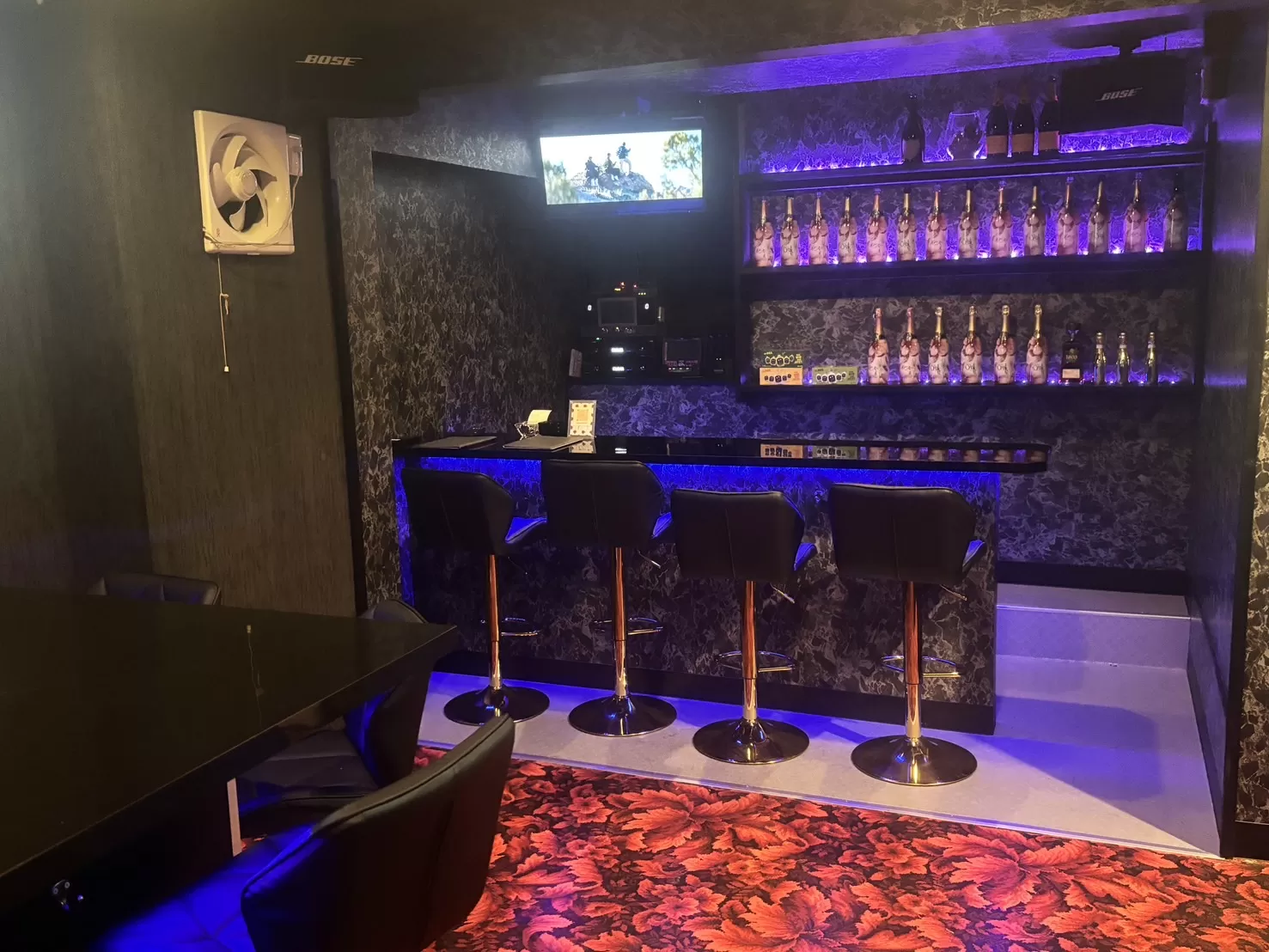 girlsbar oasisの店内写真