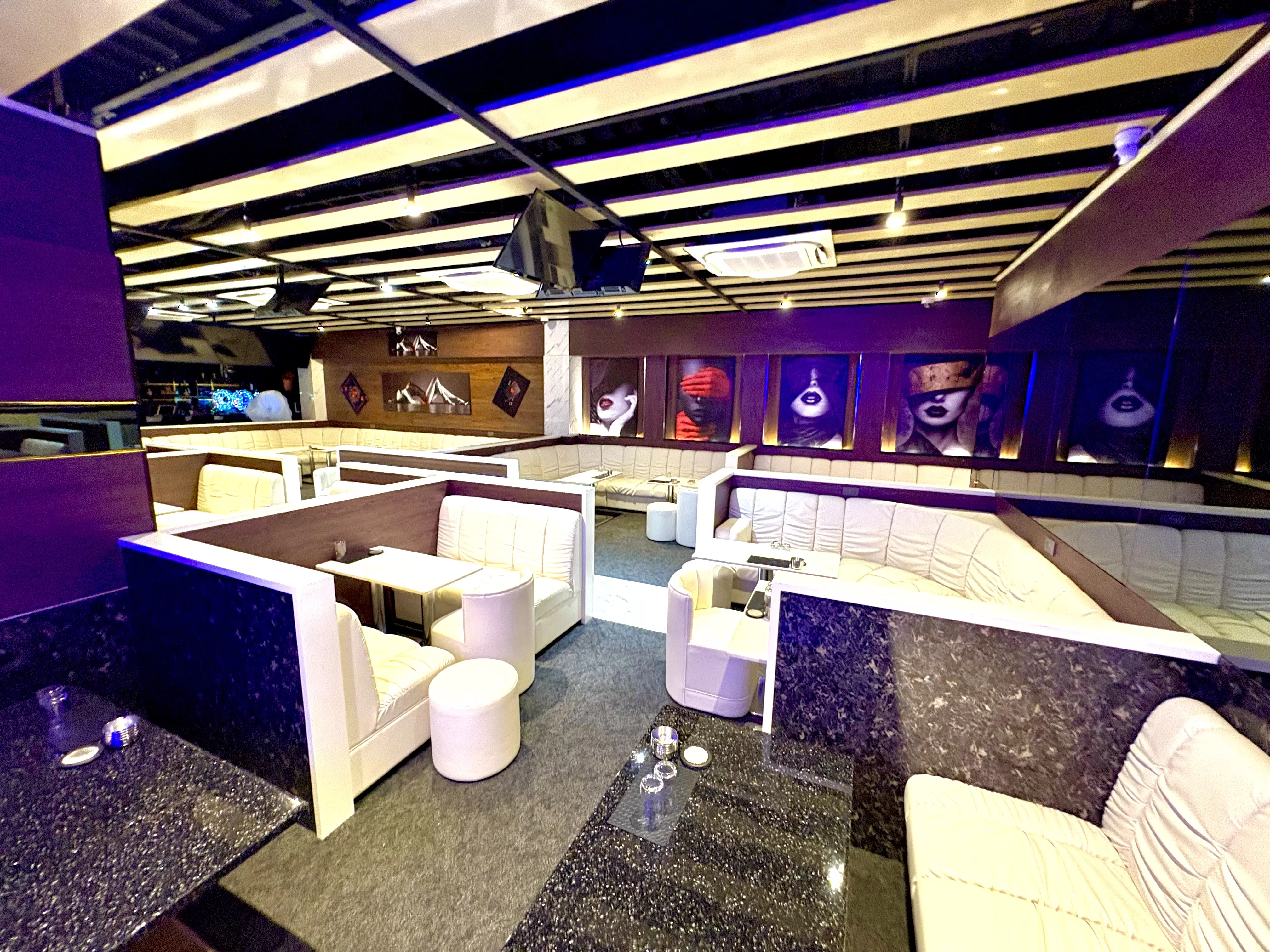 Aura Universeの店内写真