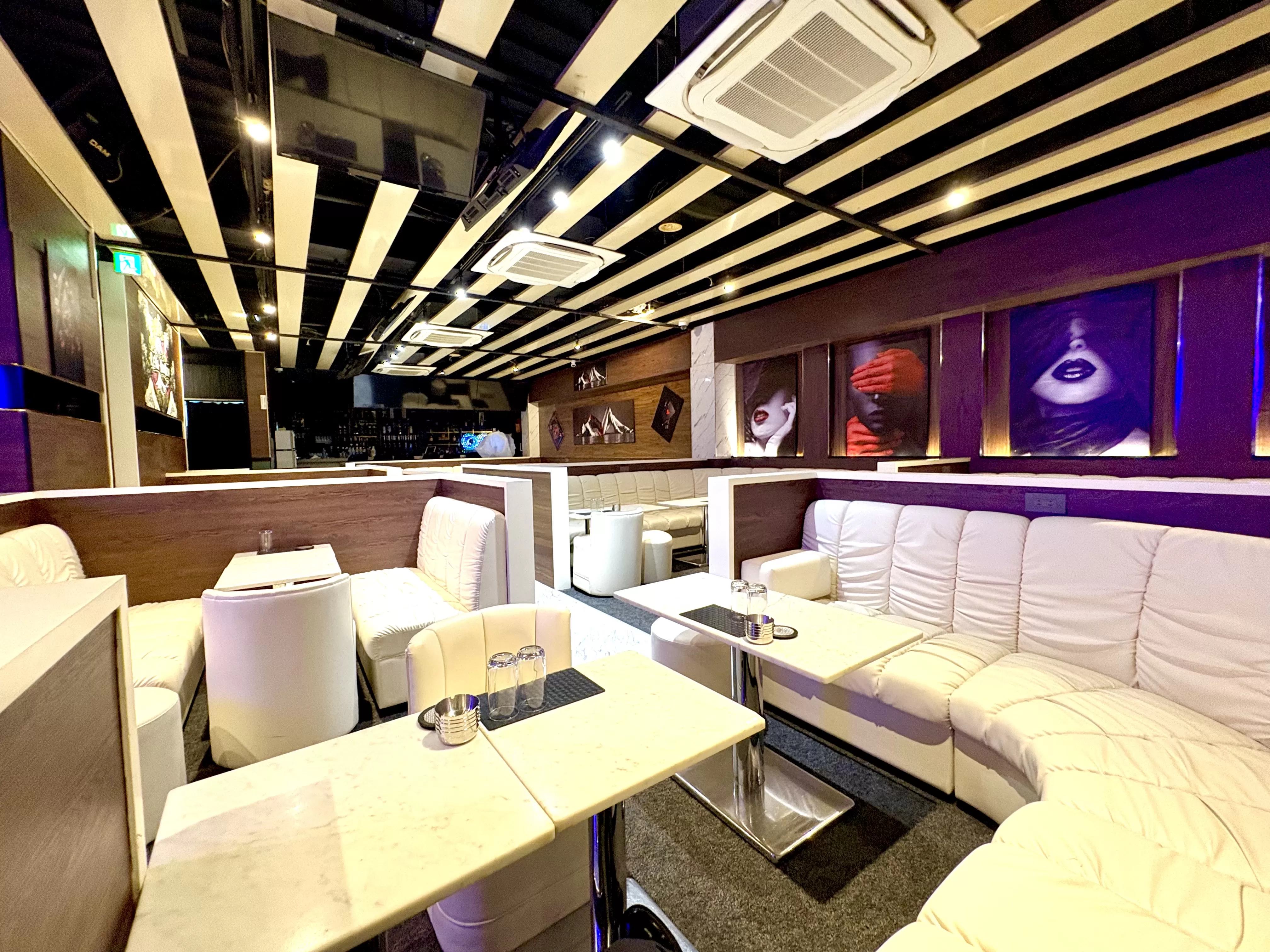 Aura Universeの店内写真