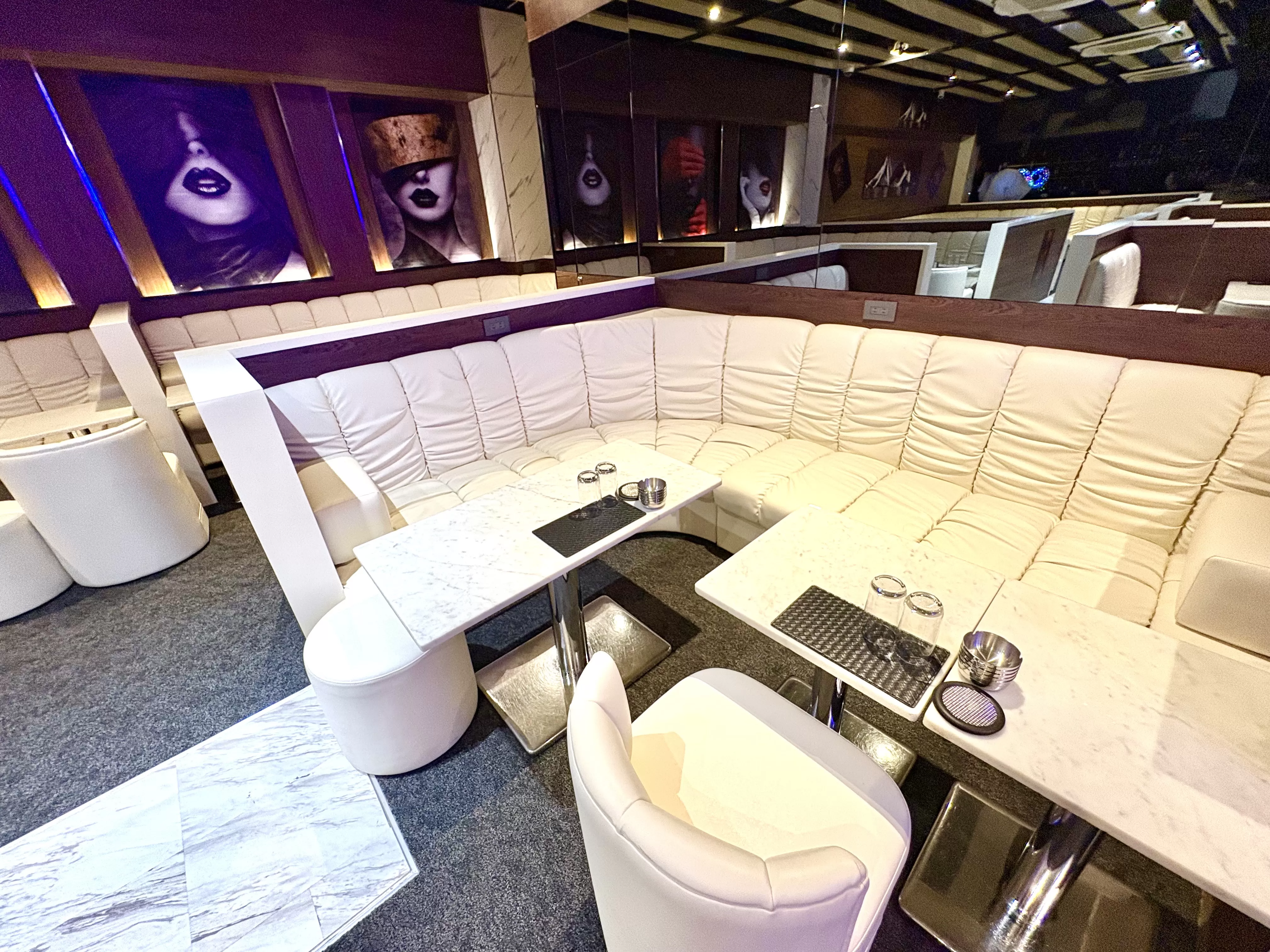 Aura Universeの店内写真