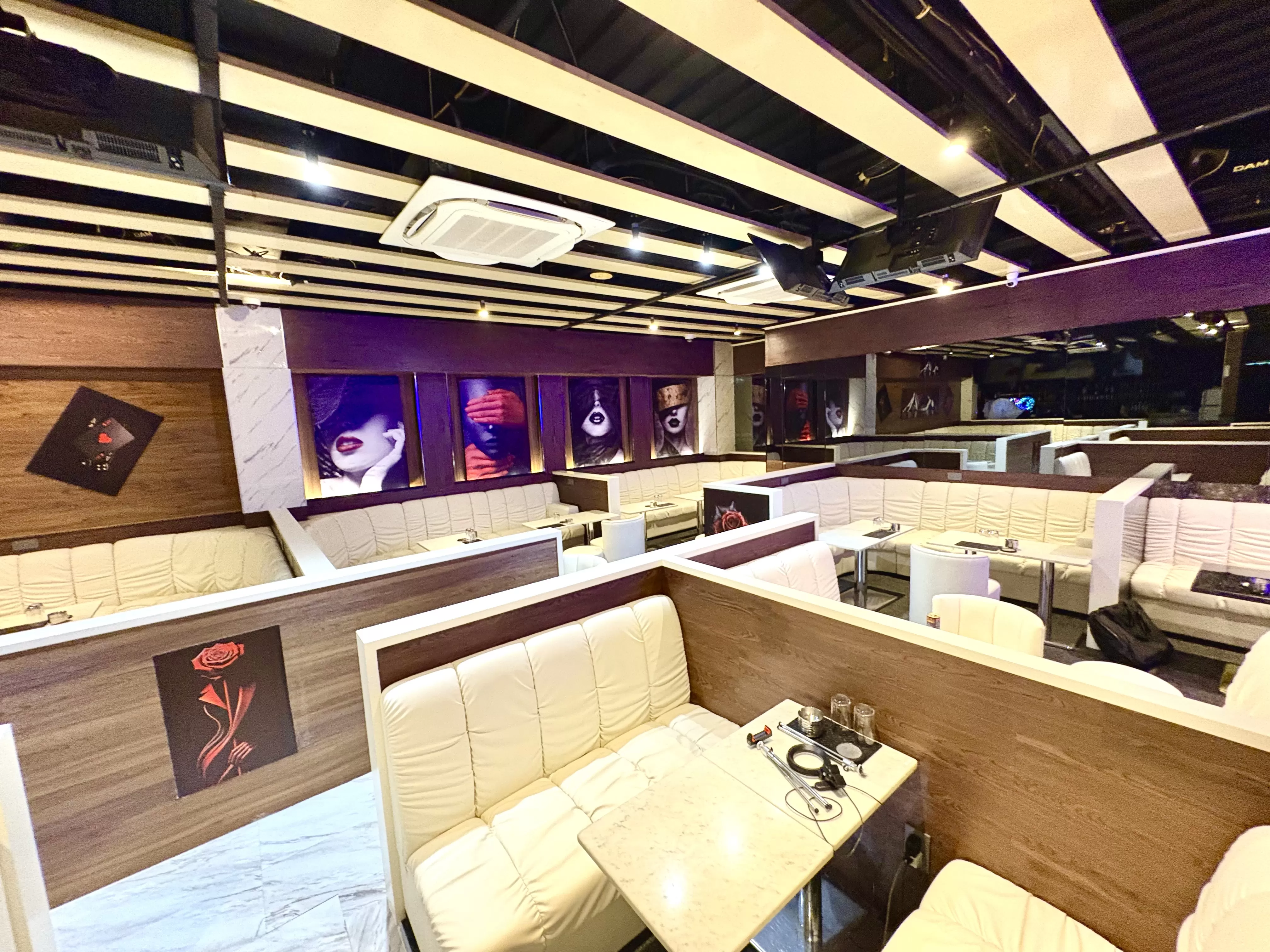 Aura Universeの店内写真