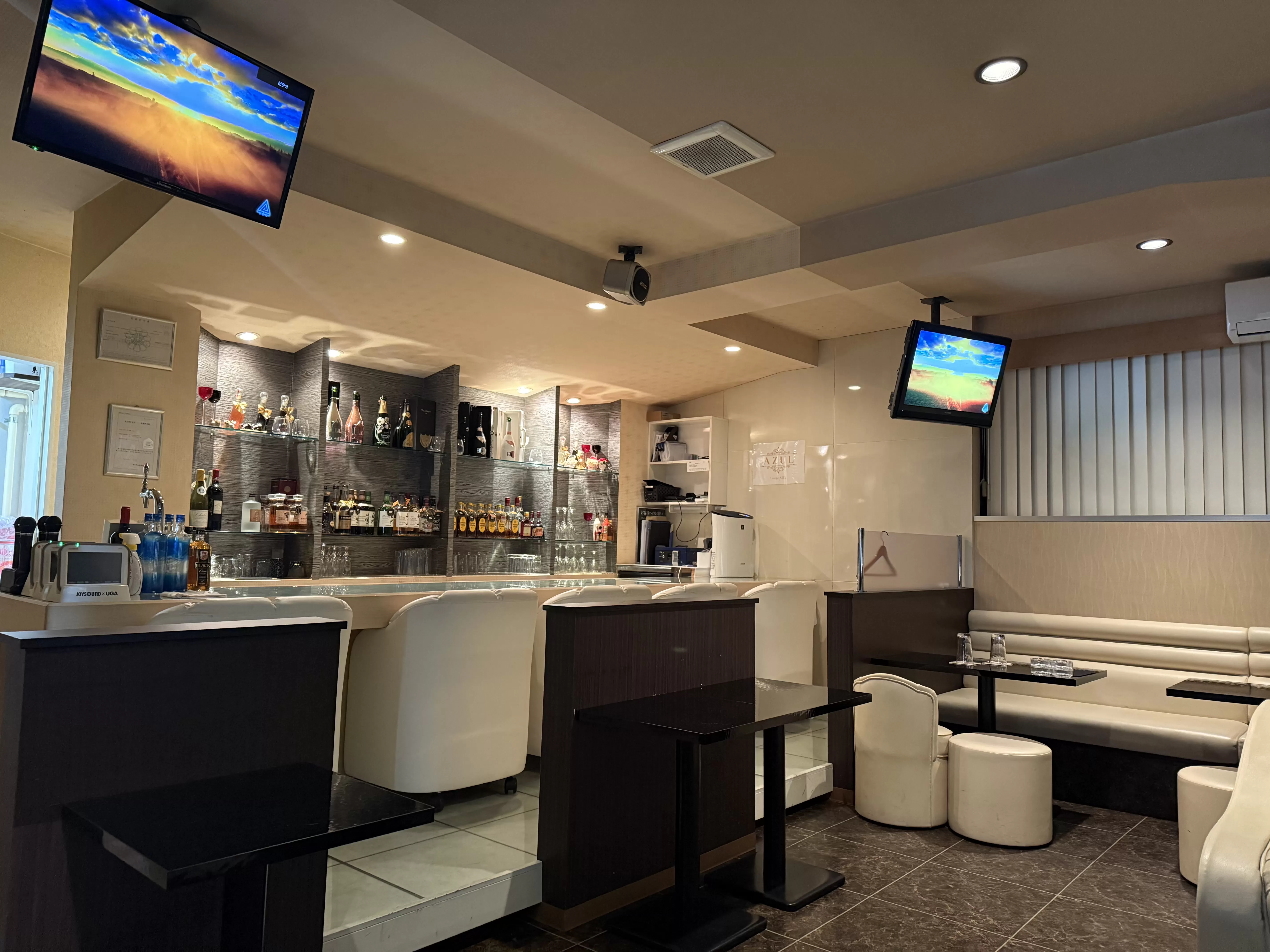 Lounge AZULの店内写真