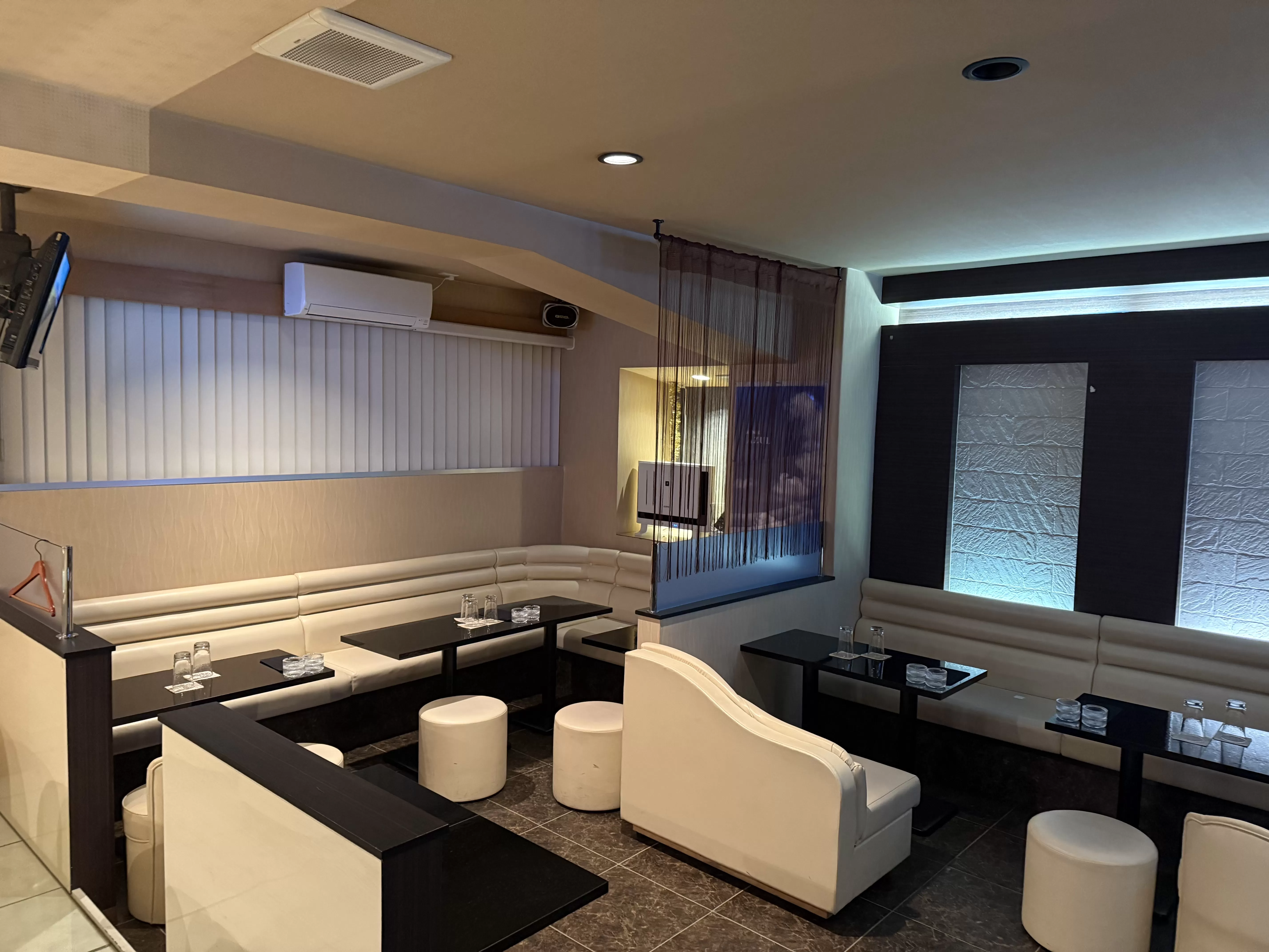 Lounge AZULの店内写真