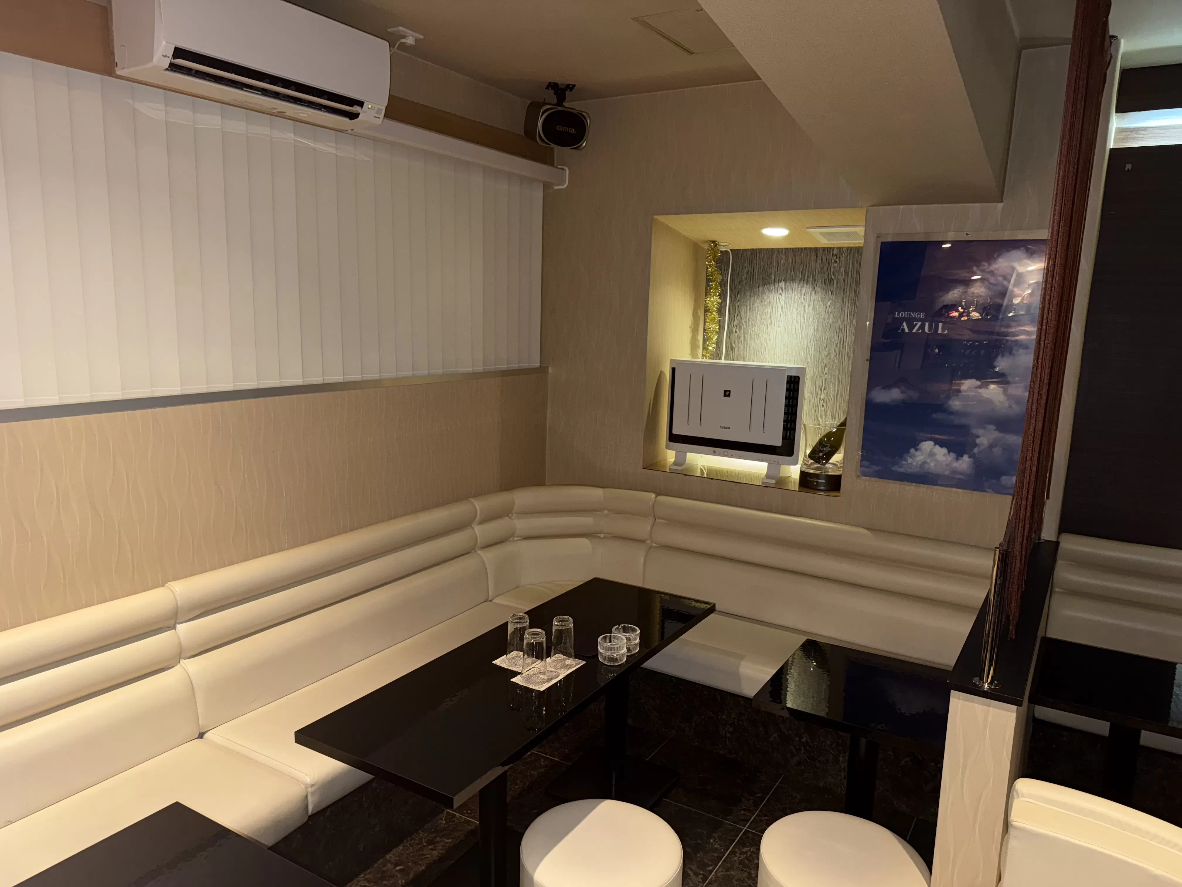 Lounge AZULの店内写真
