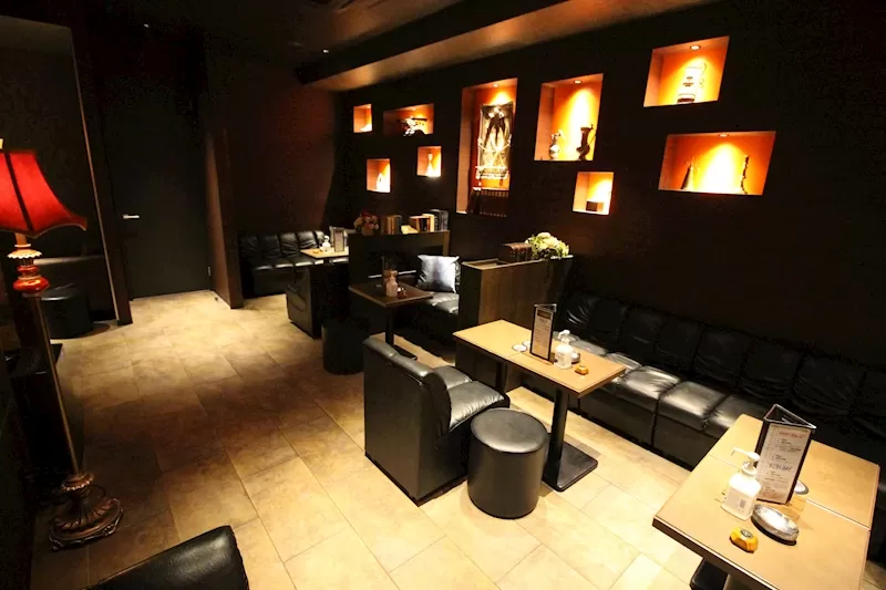 LOUNGE L'Atelier -ラウンジアトリエ-の店内写真