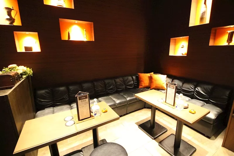 LOUNGE L'Atelier -ラウンジアトリエ-の店内写真