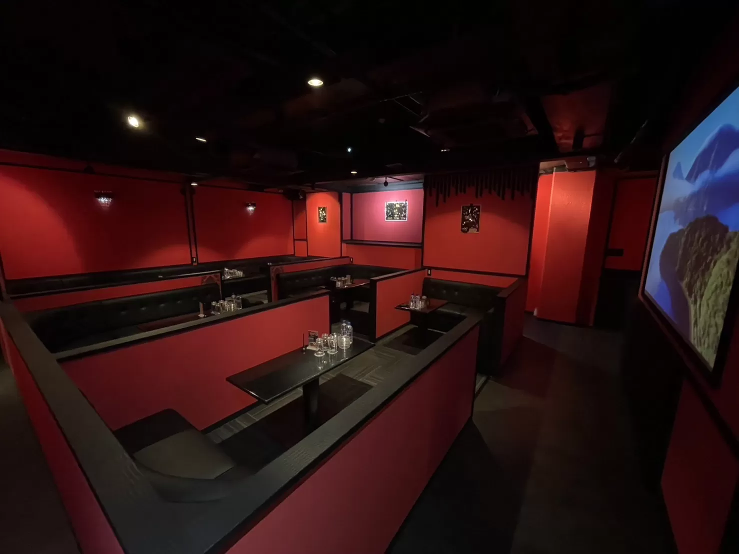 CLUB Reviaの店内写真