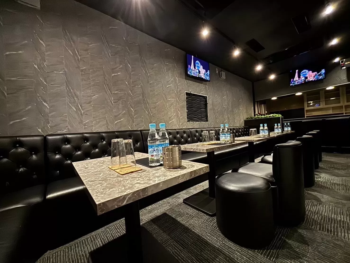 Lounge POPOの店内写真