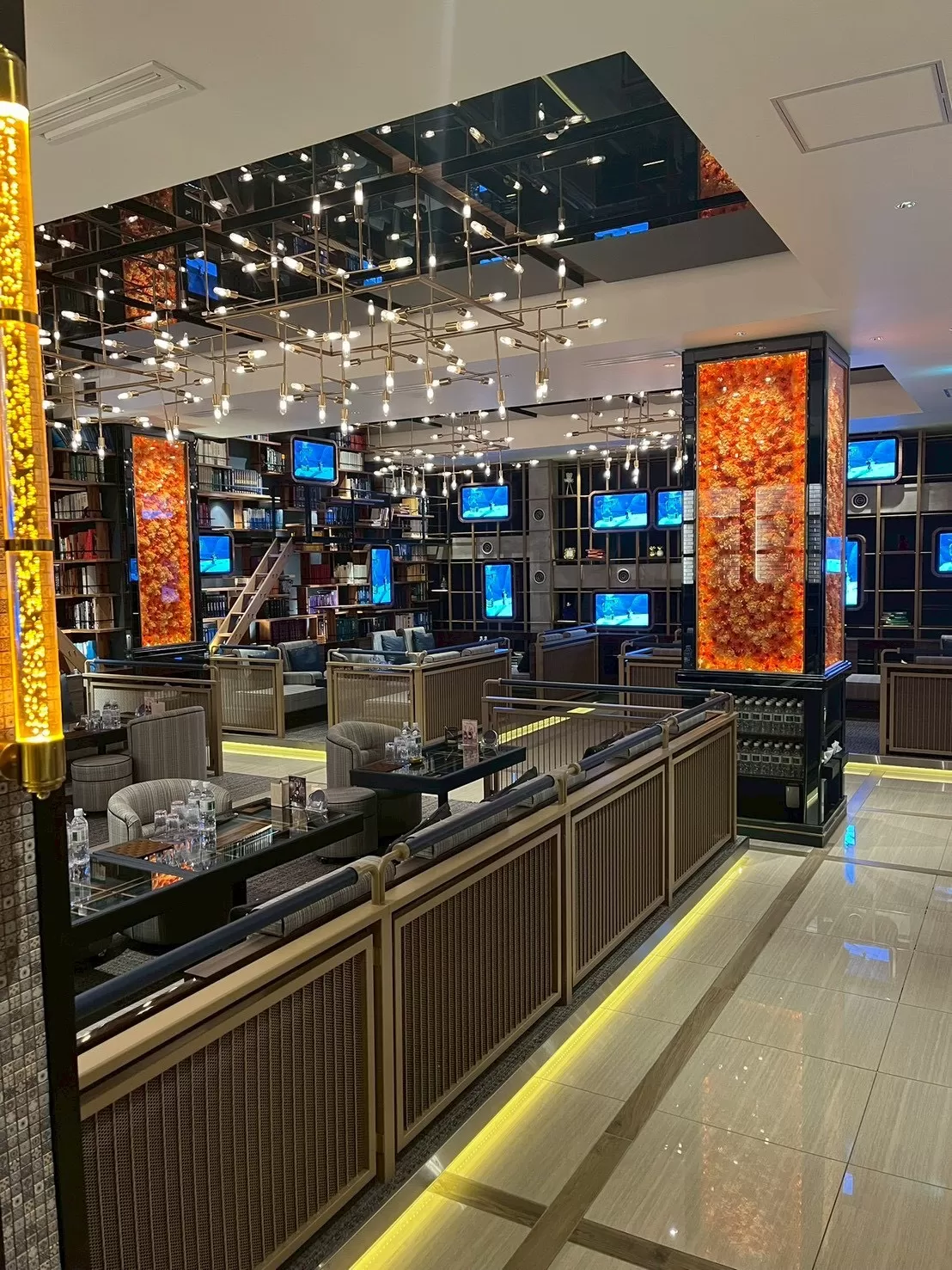 花灯の店内写真