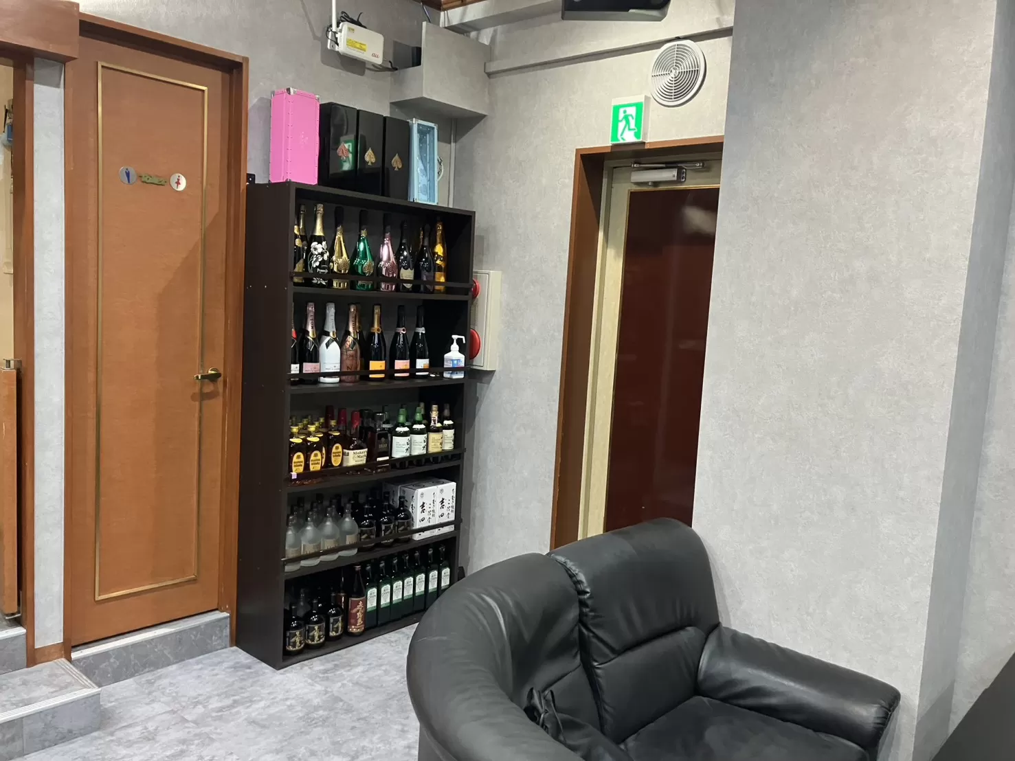 ラウンジスナック コロスケの店内写真