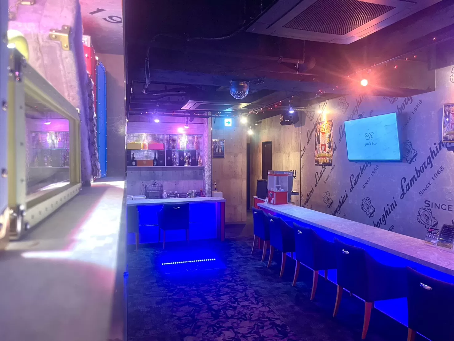 girl's bar R (アール)の店内写真