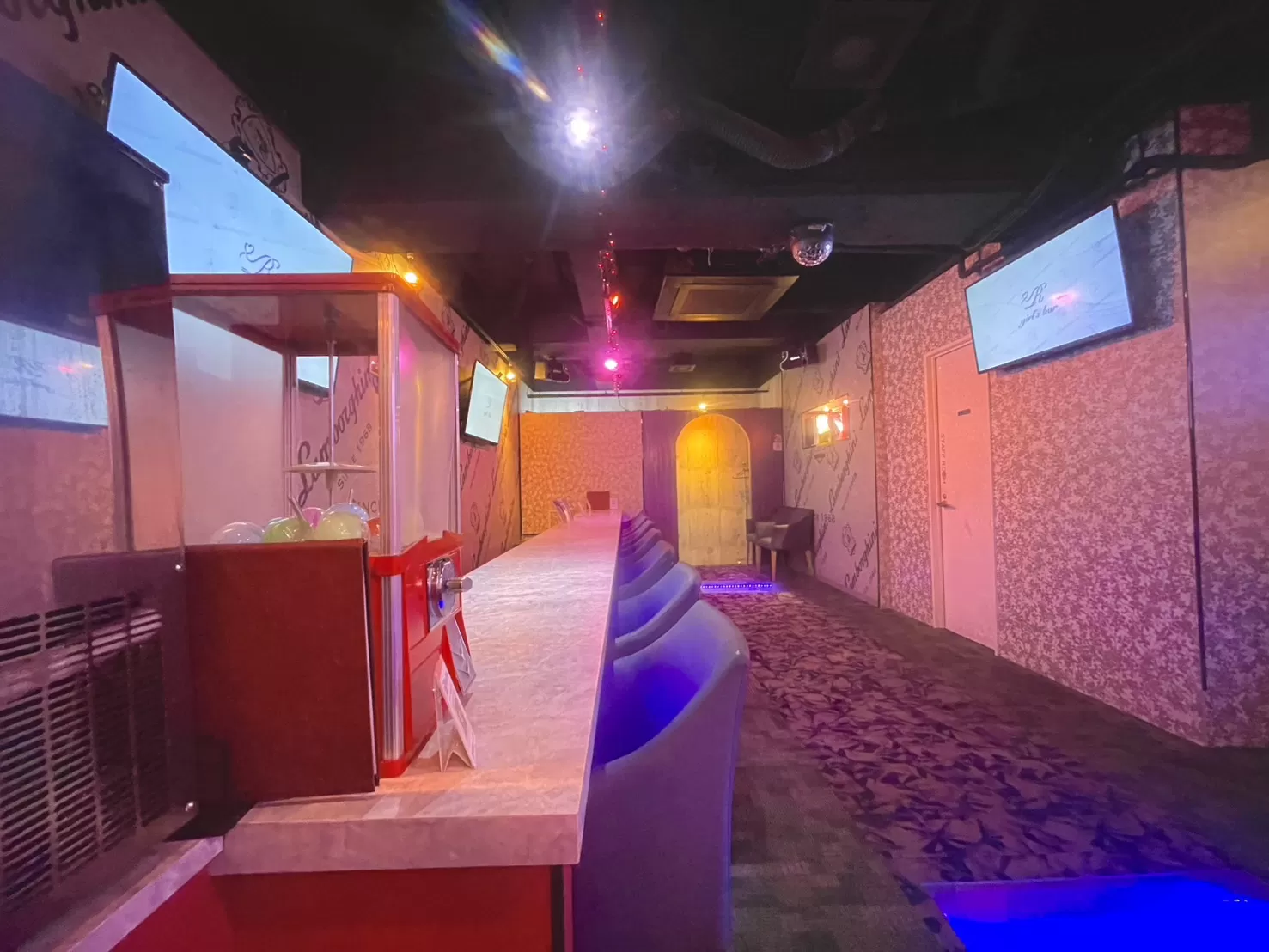 girl's bar R (アール)の店内写真