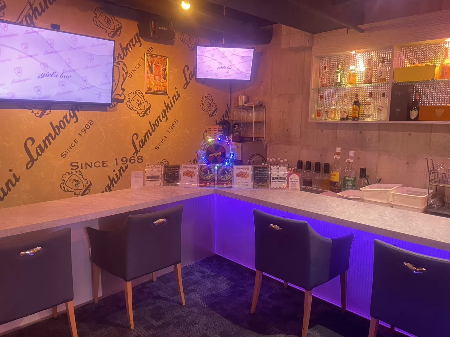 girl's bar R (アール)の店内写真