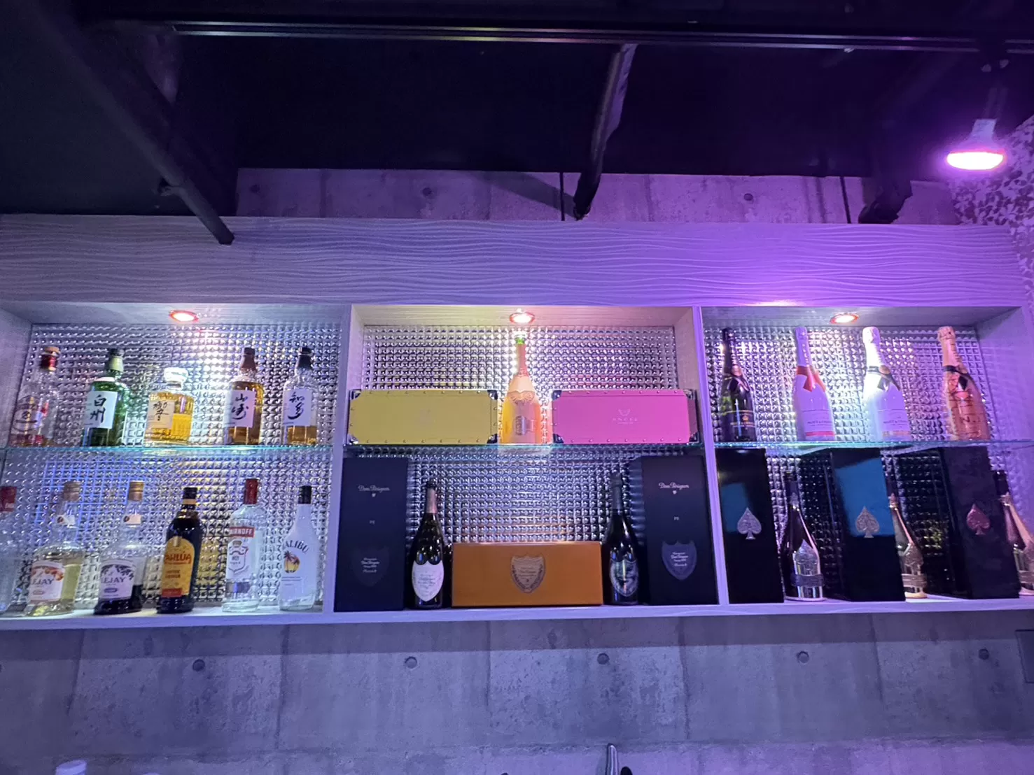 girl's bar R (アール)の店内写真