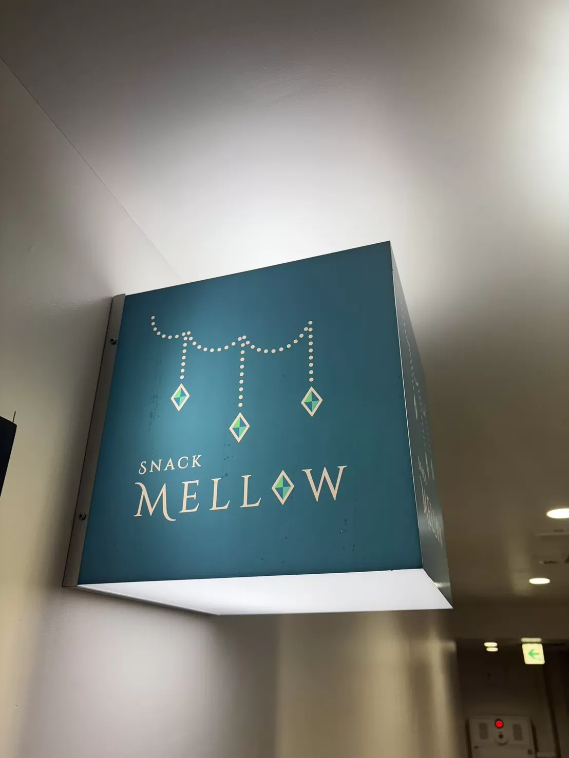SNACK MELLOWの店内写真