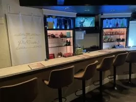 girl's bar Preciousの店内写真