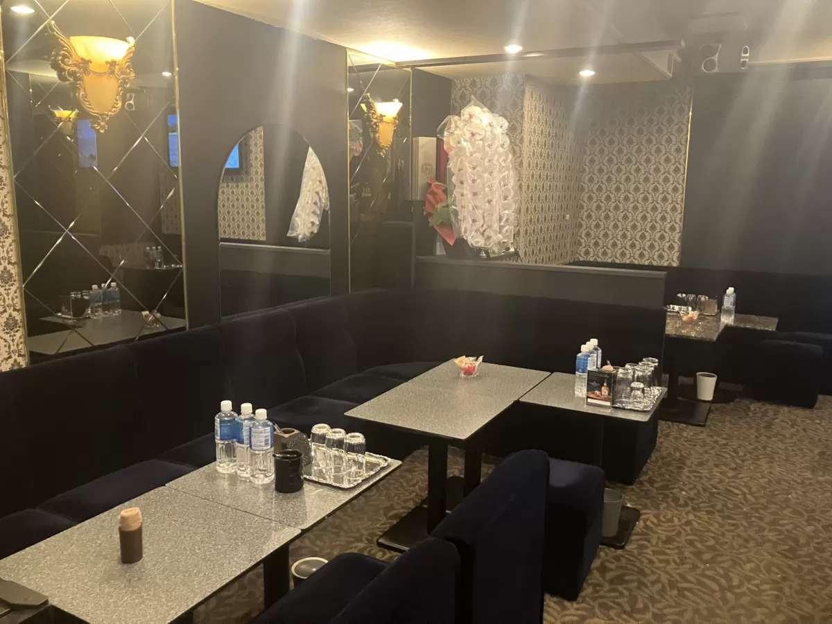Lounge 夏（なつ）の店内写真