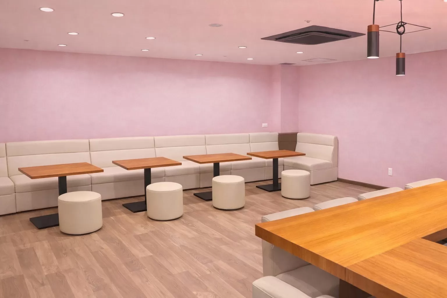 GIRLS BAR KUONの店内写真