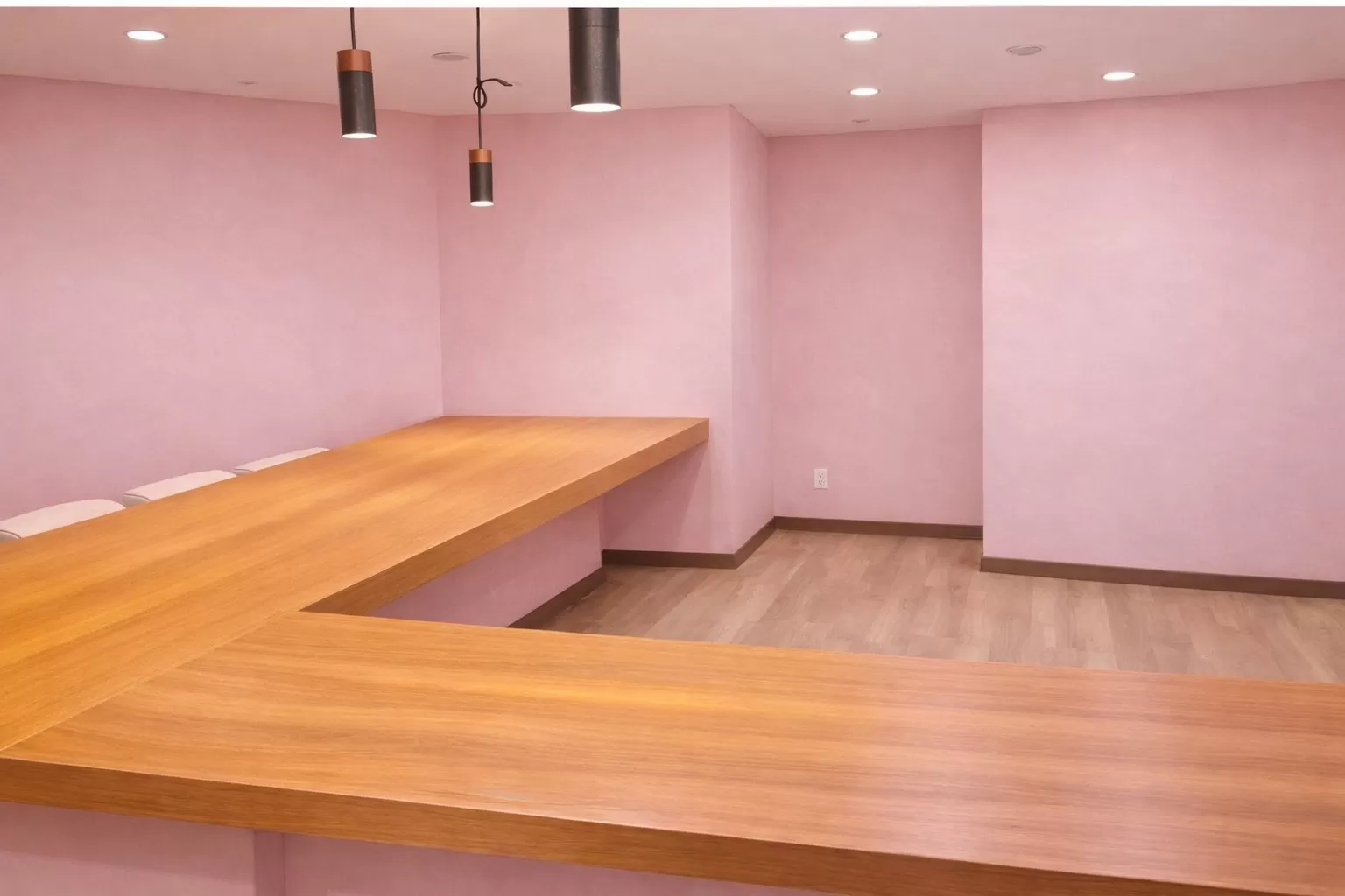 GIRLS BAR KUONの店内写真