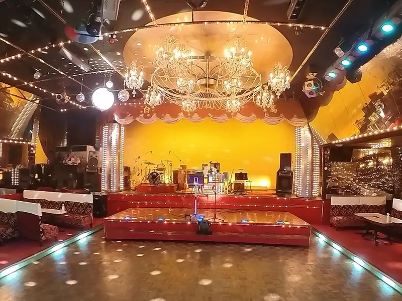 ニュー白馬の店内写真